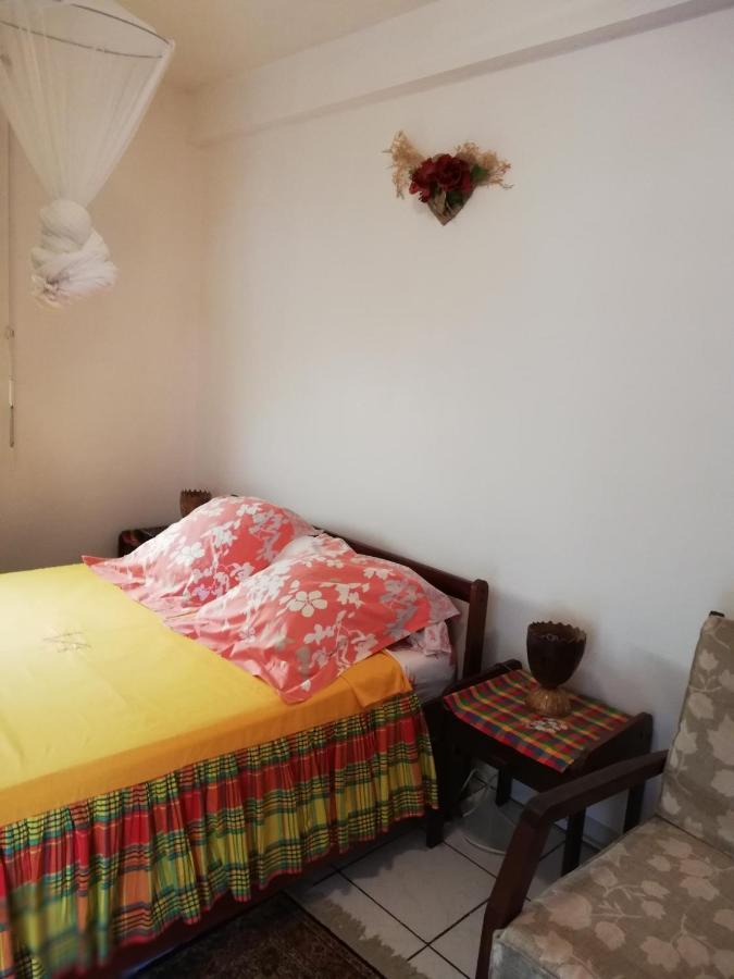 Hebergement Mouchas F4 - Dans Villa Les Polycias Sainte-Luce Buitenkant foto