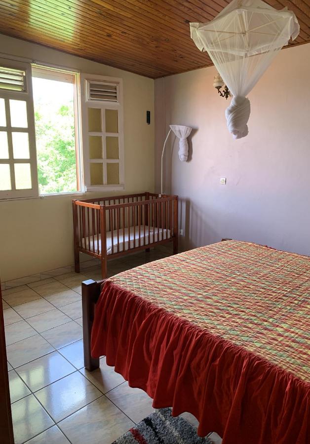Hebergement Mouchas F4 - Dans Villa Les Polycias Sainte-Luce Buitenkant foto