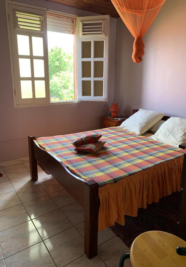 Hebergement Mouchas F4 - Dans Villa Les Polycias Sainte-Luce Buitenkant foto